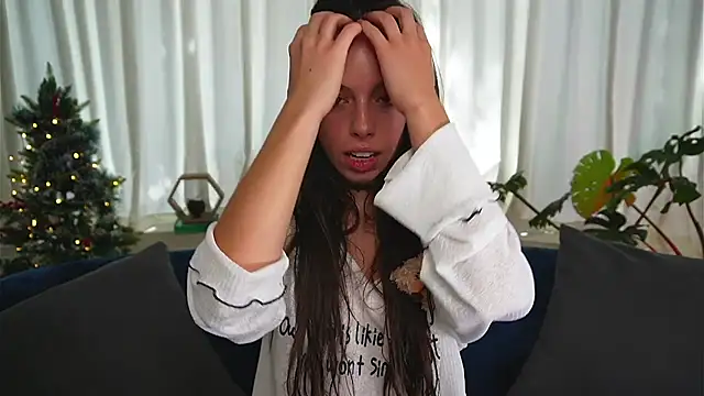 Snapshot of Dayna_Nebula chatting on December 2024 04:41:01 AM Dayna Nebula online show from December 2024 04:41:01 AM