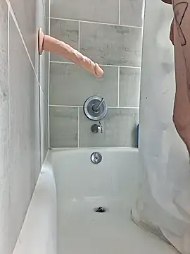 chillmfrs online show from November 2025 06:12:02 AM