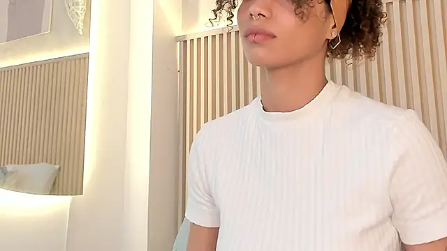 daiana curly online show from February 2026 07:48:01 PM