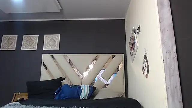 fairylatin222 online show from April 2026 11:25:01 AM