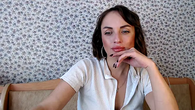 Snapshot of Tinadream20 chatting on June 2026 08:52:01 AM Tinadream20 online show from June 2026 08:52:01 AM