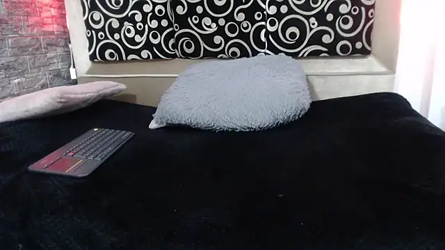 Cloee66 online show from December 2024 07:22:01 PM