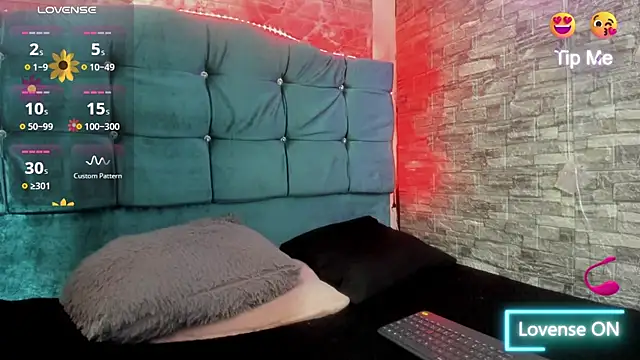 Cloee66 online show from October 2025 05:42:01 PM