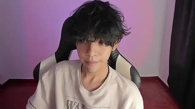 Snapshot of Alan26_ chatting on January 2025 12:45:01 AM Alan26 online show from January 2025 12:45:01 AM