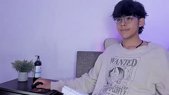 Snapshot of Alan26_ chatting on March 2025 08:45:02 PM Alan26 online show from March 2025 08:45:02 PM