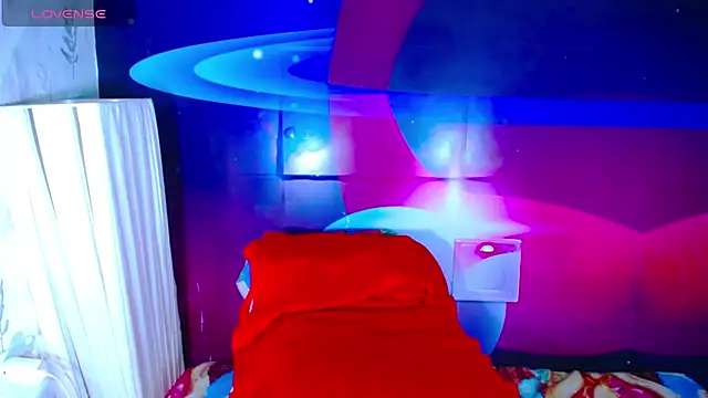 Cristalxxts online show from December 2025 06:48:01 PM