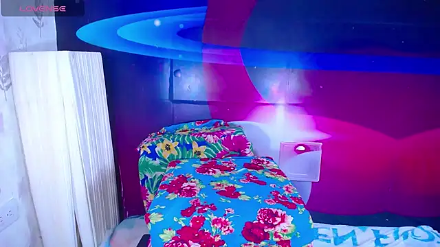 Cristalxxts online show from February 2026 07:19:02 PM