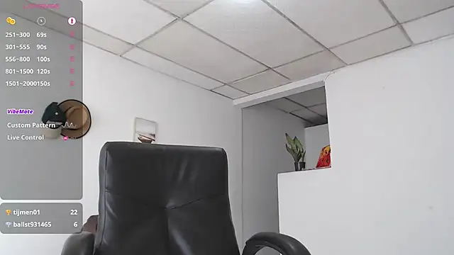 Aaronblack1  online show from September 2025 01:11:02 PM