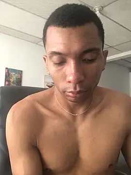 Snapshot of Aaronblack1_ chatting on May 2026 02:33:02 PM Aaronblack1 online show from May 2026 02:33:02 PM