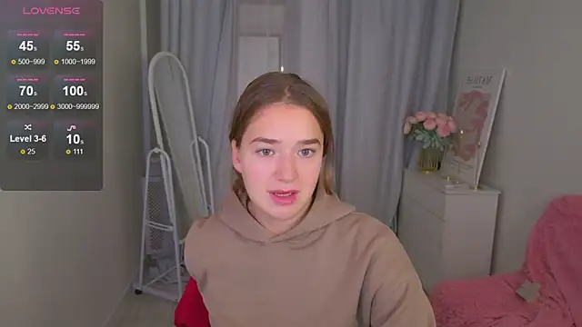 LovelyJessie online show from November 2025 01:43:03 PM