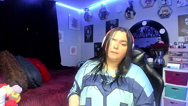 Snapshot of Luise_Meyrink chatting on May 2026 02:42:01 AM Luise Meyrink online show from May 2026 02:42:01 AM