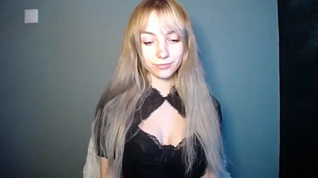 LuciaYoung online show from January 2026 08:34:01 PM