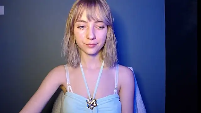 LuciaYoung online show from March 2026 07:53:01 PM