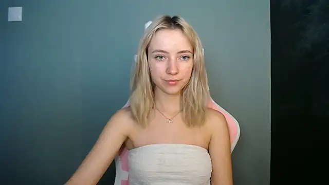 LuciaYoung online show from July 2026 06:38:02 AM
