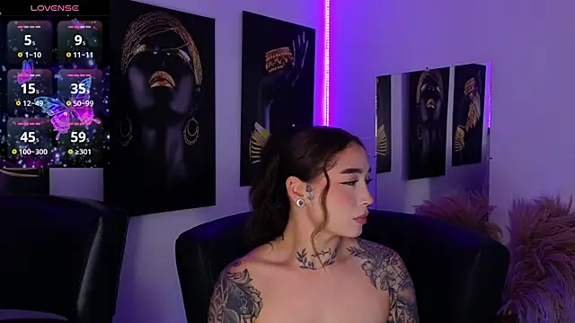 Snapshot of _brenna_hanson chatting on November 2025 07:15:01 PM brenna hanson online show from November 2025 07:15:01 PM