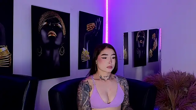 Snapshot of _brenna_hanson chatting on November 2025 07:10:01 PM brenna hanson online show from November 2025 07:10:01 PM