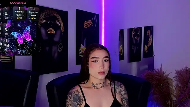 Snapshot of _brenna_hanson chatting on November 2025 07:15:01 PM brenna hanson online show from November 2025 07:15:01 PM