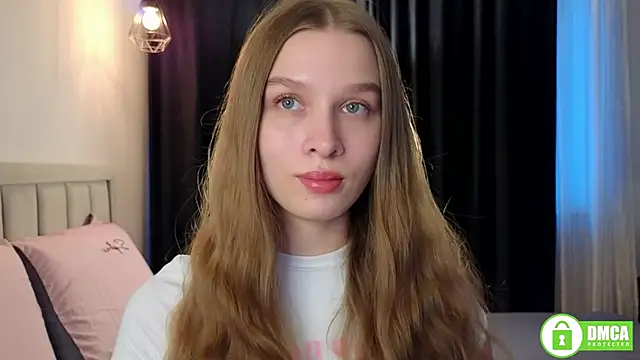 Snapshot of CutieBeauty chatting on December 2025 01:09:01 PM CutieBeauty online show from December 2025 01:09:01 PM