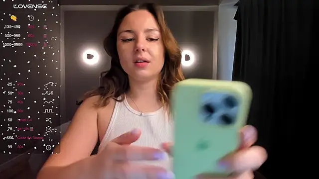 Snapshot of ThreeshaWhite chatting on January 2025 05:28:02 AM ThreeshaWhite online show from January 2025 05:28:02 AM