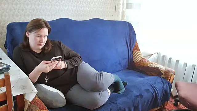 Snapshot of franceska_blue chatting on April 2026 01:20:01 PM franceska blue online show from April 2026 01:20:01 PM