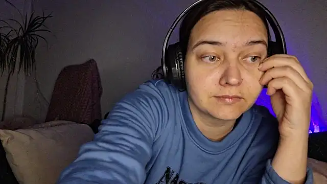 Cyndee Winter online show from November 2025 03:45:01 PM