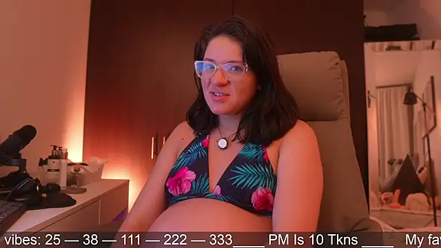 Snapshot of Anah_s chatting on April 2026 02:51:02 AM Anah s online show from April 2026 02:51:02 AM