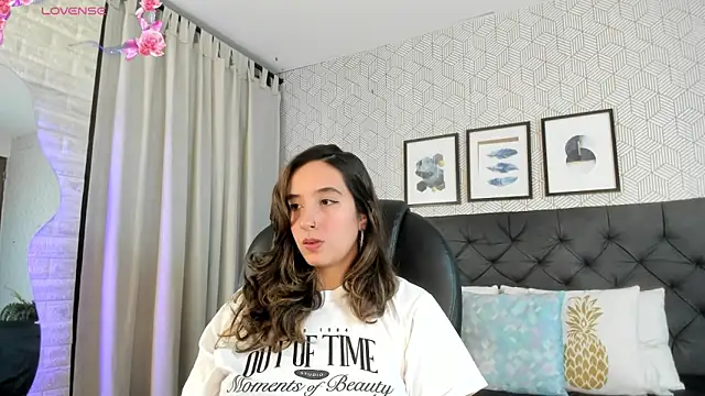 emma  smith1 online show from March 2025 12:12:01 PM