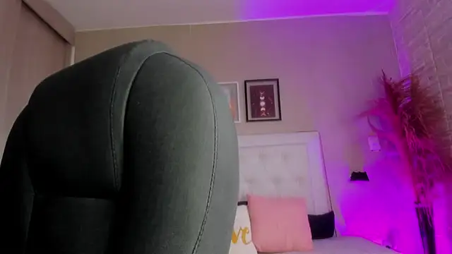 emma  smith1 online show from March 2026 12:24:02 PM