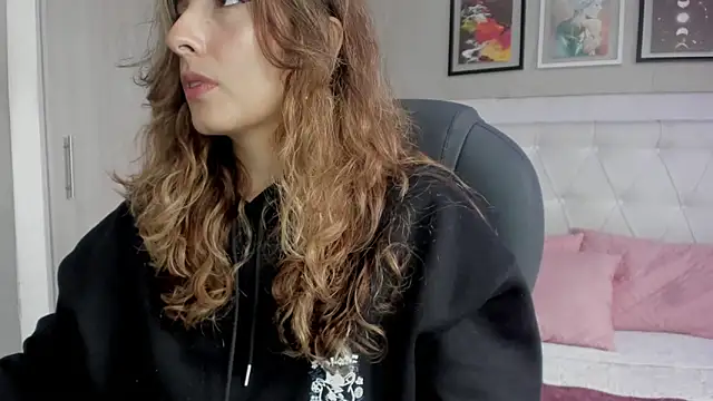 emma  smith1 online show from March 2026 12:22:01 PM