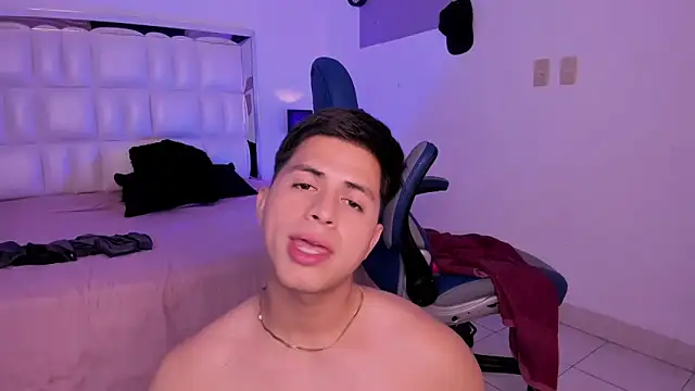 Snapshot of Niicky1_ chatting on December 2024 11:50:01 PM Niicky1  online show from December 2024 11:50:01 PM