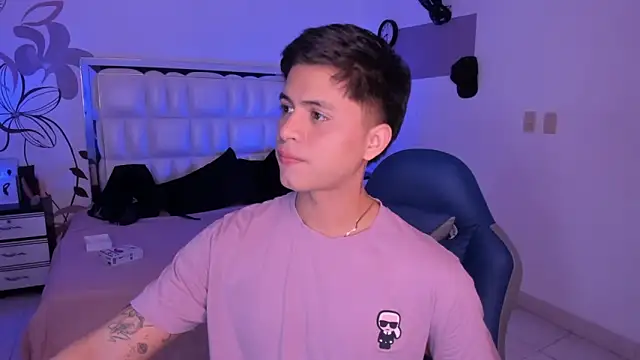 Snapshot of Niicky1_ chatting on January 2025 08:46:02 PM Niicky1  online show from January 2025 08:46:02 PM