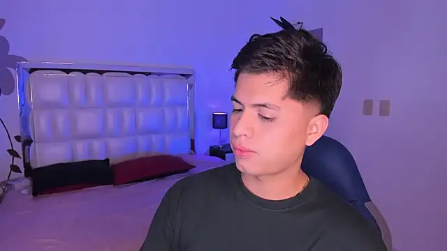 Snapshot of Niicky1_ chatting on January 2025 08:42:01 PM Niicky1  online show from January 2025 08:42:01 PM