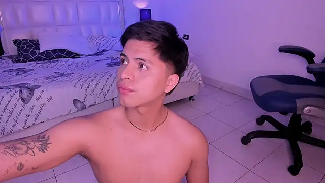 Snapshot of Niicky1_ chatting on January 2025 11:56:02 PM Niicky1  online show from January 2025 11:56:02 PM