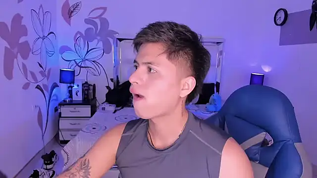 Snapshot of Niicky1_ chatting on February 2025 08:34:02 PM Niicky1  online show from February 2025 08:34:02 PM