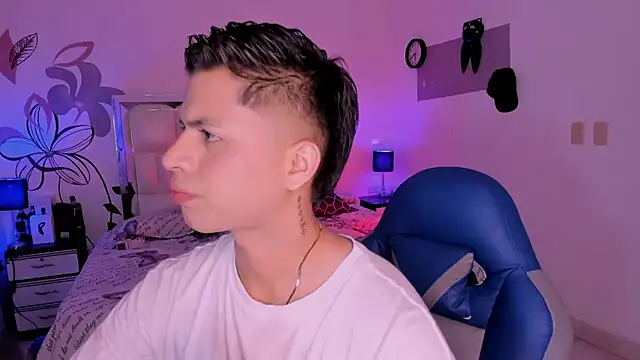 Snapshot of Niicky1_ chatting on February 2025 09:31:01 PM Niicky1  online show from February 2025 09:31:01 PM