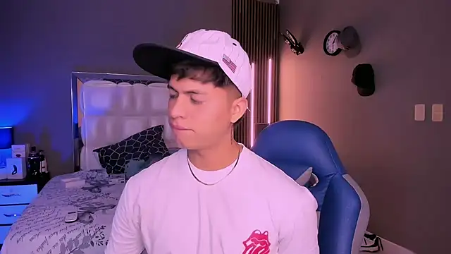 Snapshot of Niicky1_ chatting on March 2025 09:27:01 PM Niicky1  online show from March 2025 09:27:01 PM