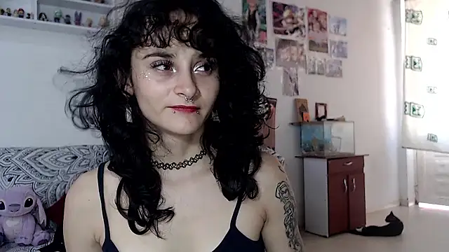 kitty22  online show from December 2024 02:49:02 PM