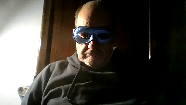 Snapshot of Geppo5911 chatting on December 2024 04:59:02 PM Geppo5911 online show from December 2024 04:59:02 PM