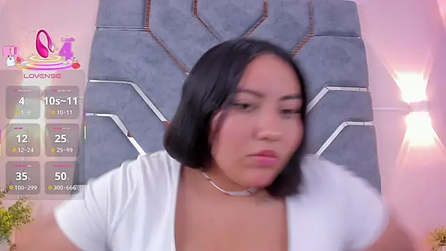 LucciaPorter online show from November 2025 09:17:01 PM