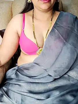 Snapshot of Traditional_Housewife_ chatting on February 2025 06:26:02 PM Traditional Housewife  online show from February 2025 06:26:02 PM