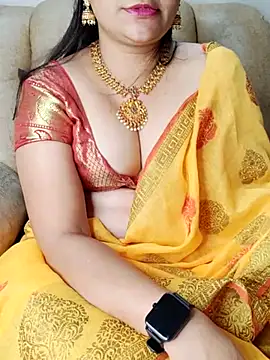Snapshot of Traditional_Housewife_ chatting on February 2025 05:29:01 PM Traditional Housewife  online show from February 2025 05:29:01 PM