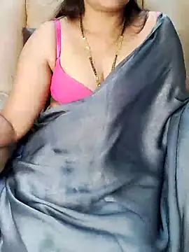 Snapshot of Traditional_Housewife_ chatting on February 2025 03:32:02 PM Traditional Housewife  online show from February 2025 03:32:02 PM