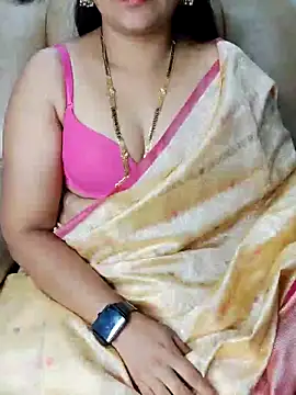 Snapshot of Traditional_Housewife_ chatting on March 2025 03:39:02 PM Traditional Housewife  online show from March 2025 03:39:02 PM