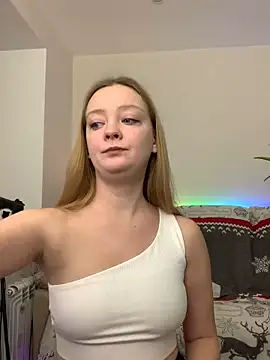 Snapshot of Radiants_two chatting on December 2024 06:43:01 AM Radiants two online show from December 2024 06:43:01 AM