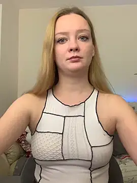 Snapshot of Radiants_two chatting on December 2024 08:15:01 PM Radiants two online show from December 2024 08:15:01 PM