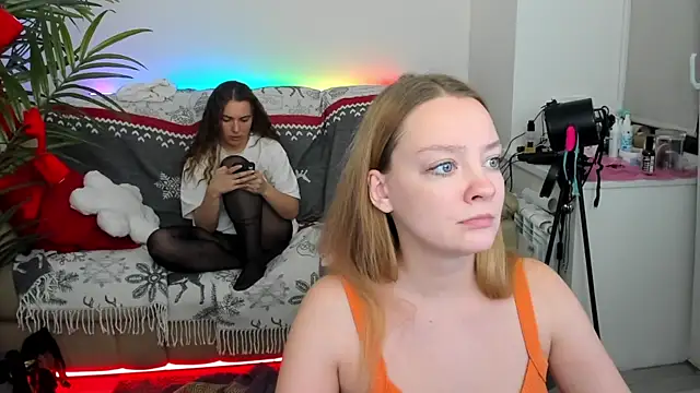 Snapshot of Radiants_two chatting on December 2024 02:52:02 AM Radiants two online show from December 2024 02:52:02 AM