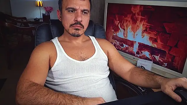 Snapshot of officeman7 chatting on December 2024 05:11:02 PM officeman7 online show from December 2024 05:11:02 PM