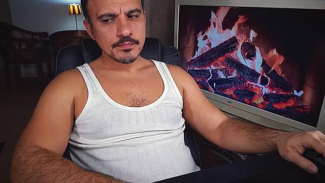 Snapshot of officeman7 chatting on January 2025 05:05:01 PM officeman7 online show from January 2025 05:05:01 PM