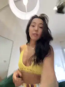 Snapshot of IzanamiTime chatting on January 2025 08:57:02 AM IzanamiTime online show from January 2025 08:57:02 AM