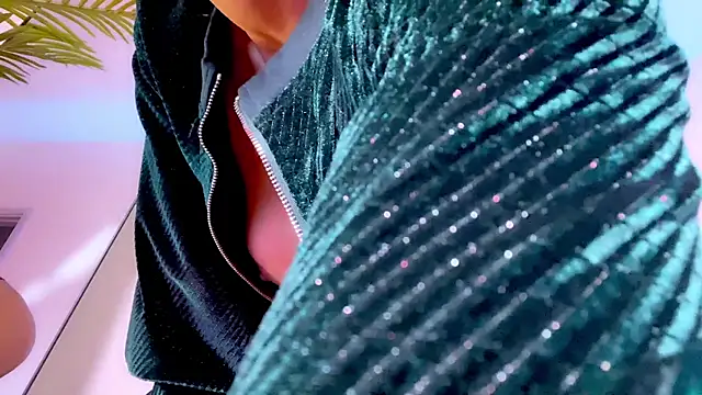 IzanamiTime online show from December 2025 04:08:01 AM